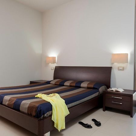 Residence Delfina Rimini Buitenkant foto