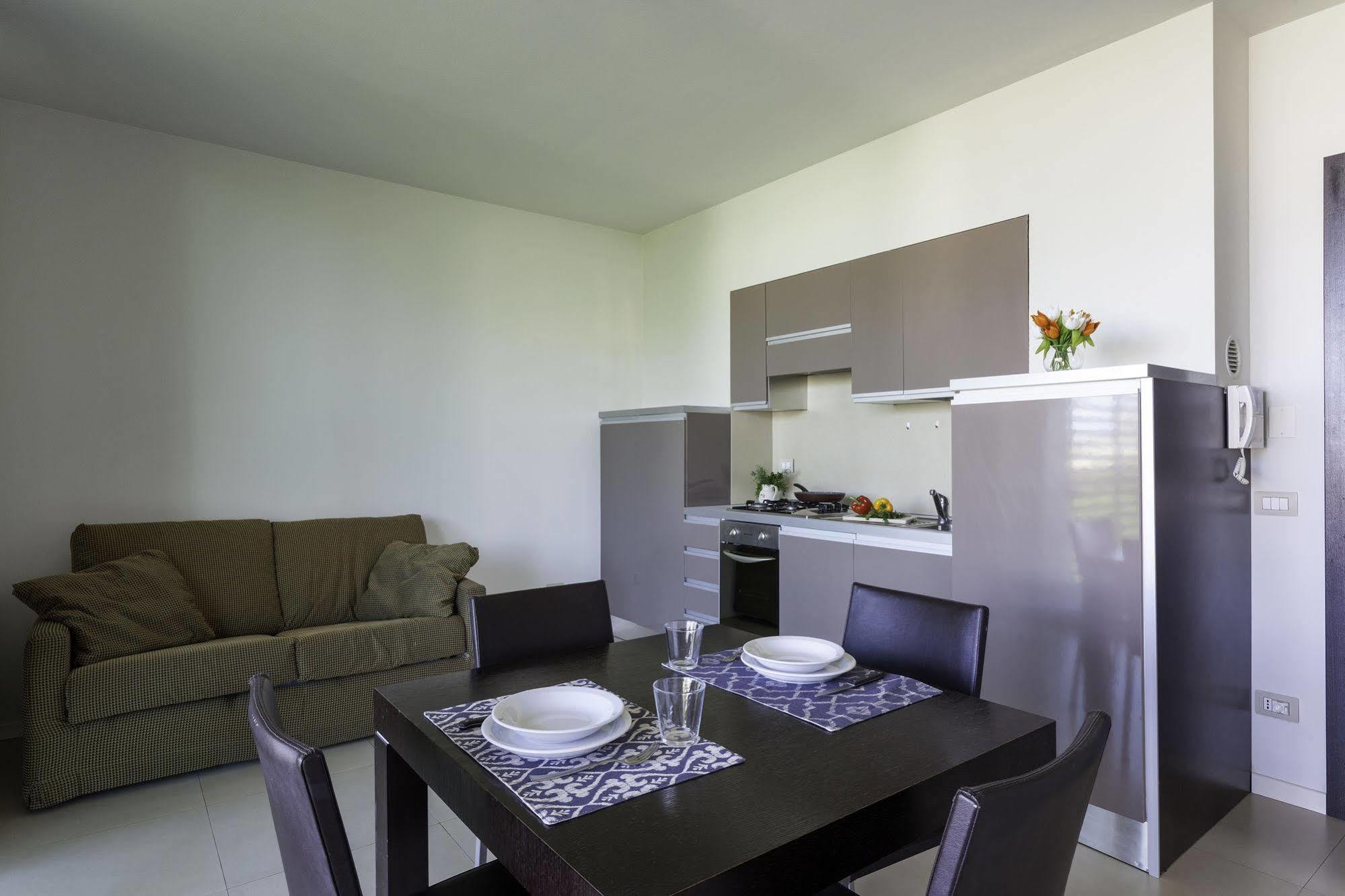 Residence Delfina Rimini Buitenkant foto