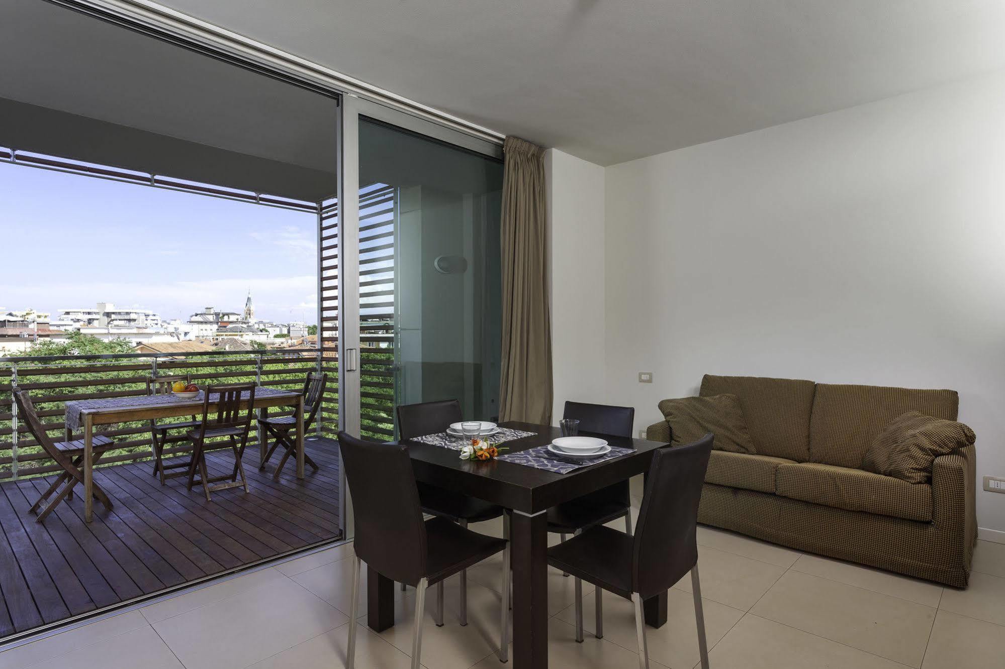Residence Delfina Rimini Buitenkant foto